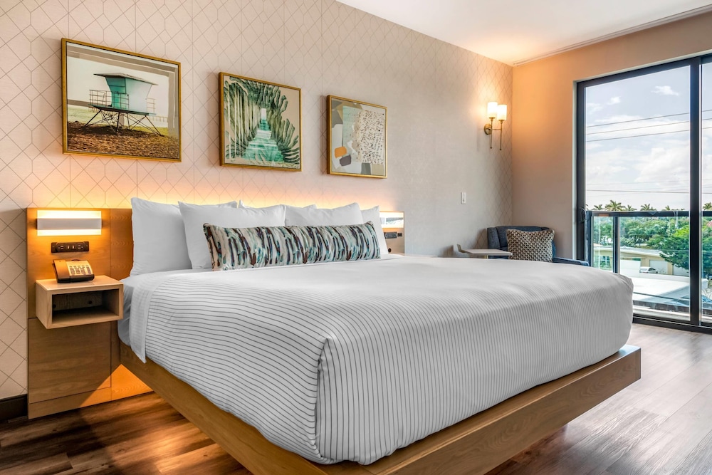 ROOM, KING BED, ACCESSIBLE