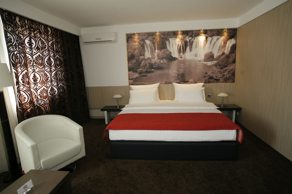 CITY HOTEL MOSTAR 17/69