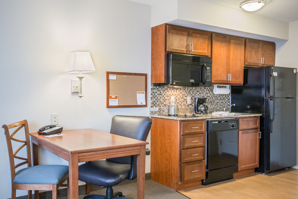 Candlewood Suites Pittsburgh-Cranberry 27/34