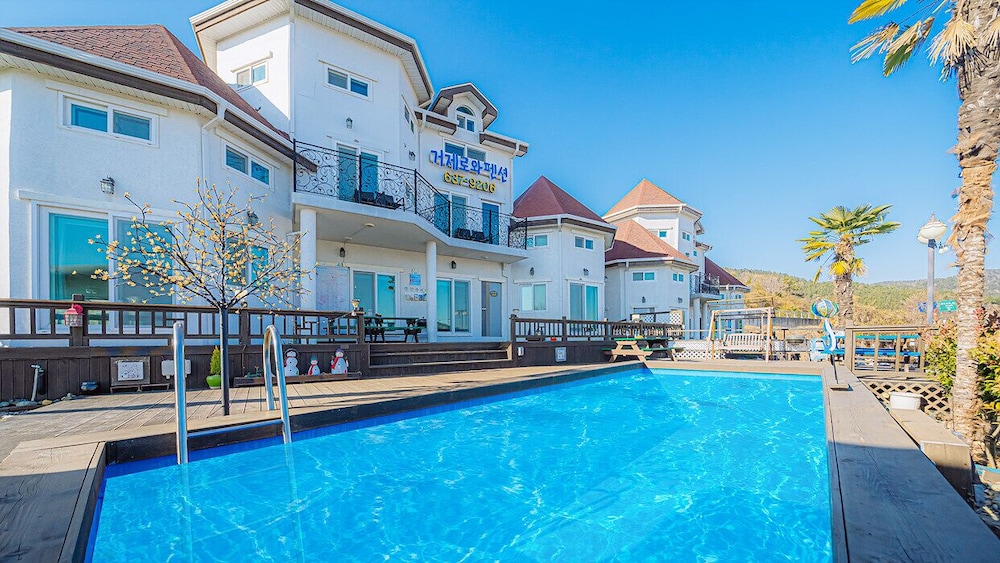 Geojerowa Pension 5/50