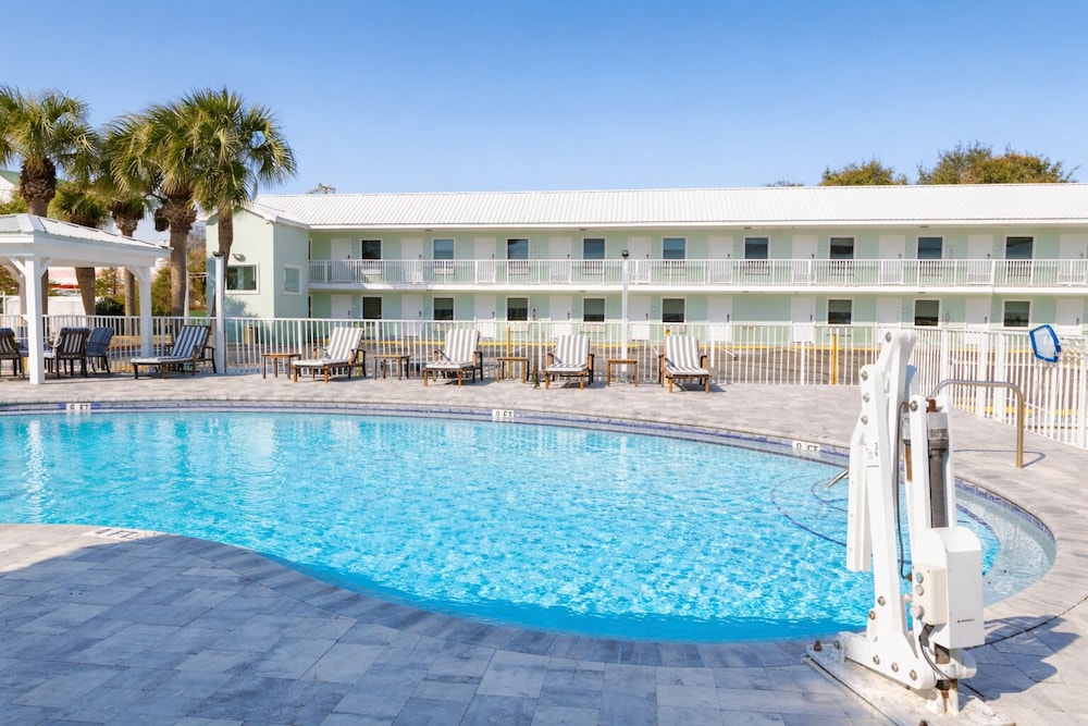Destin Inn And Suites 2/57
