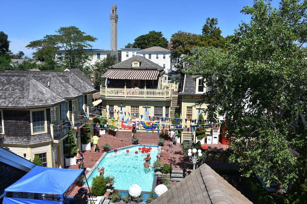 Brass Key Guesthouse - Adults Only 61/67