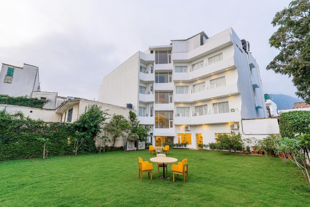 Bloom Hotel Katra 15/15