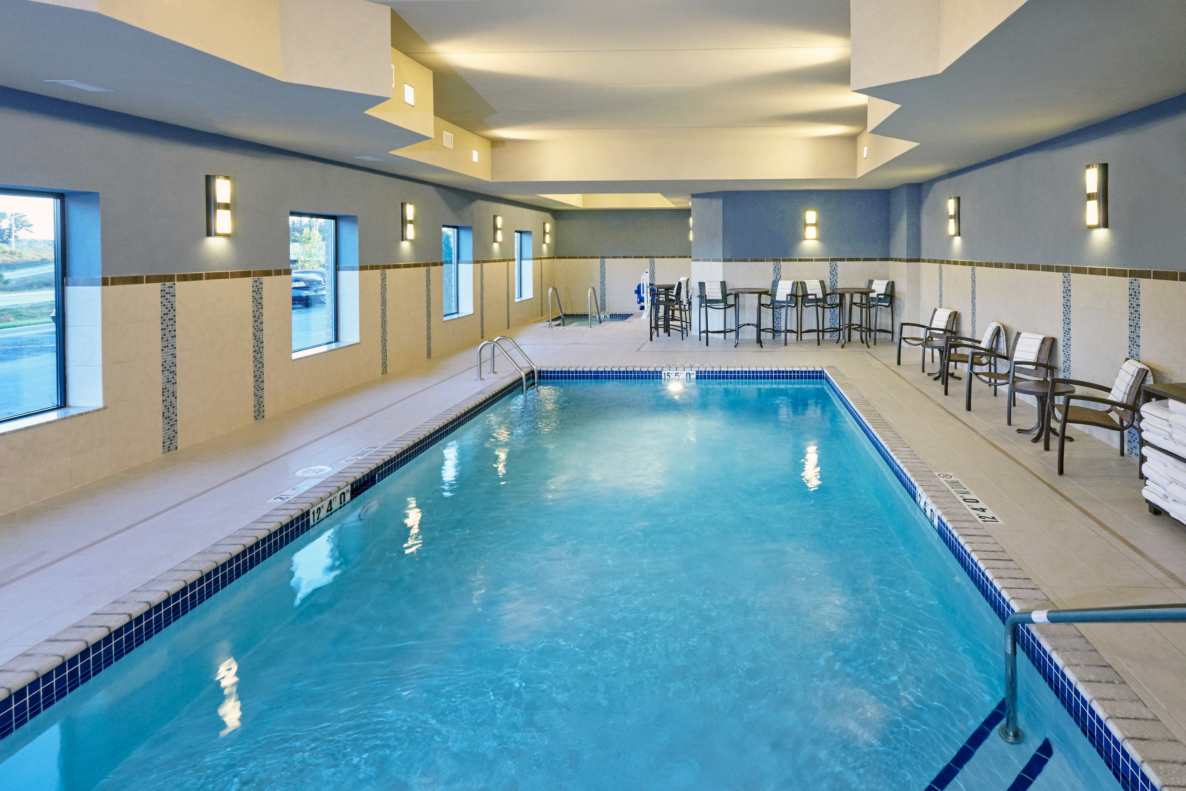 Hampton Inn and Suites Milwaukee Franklin 29/44