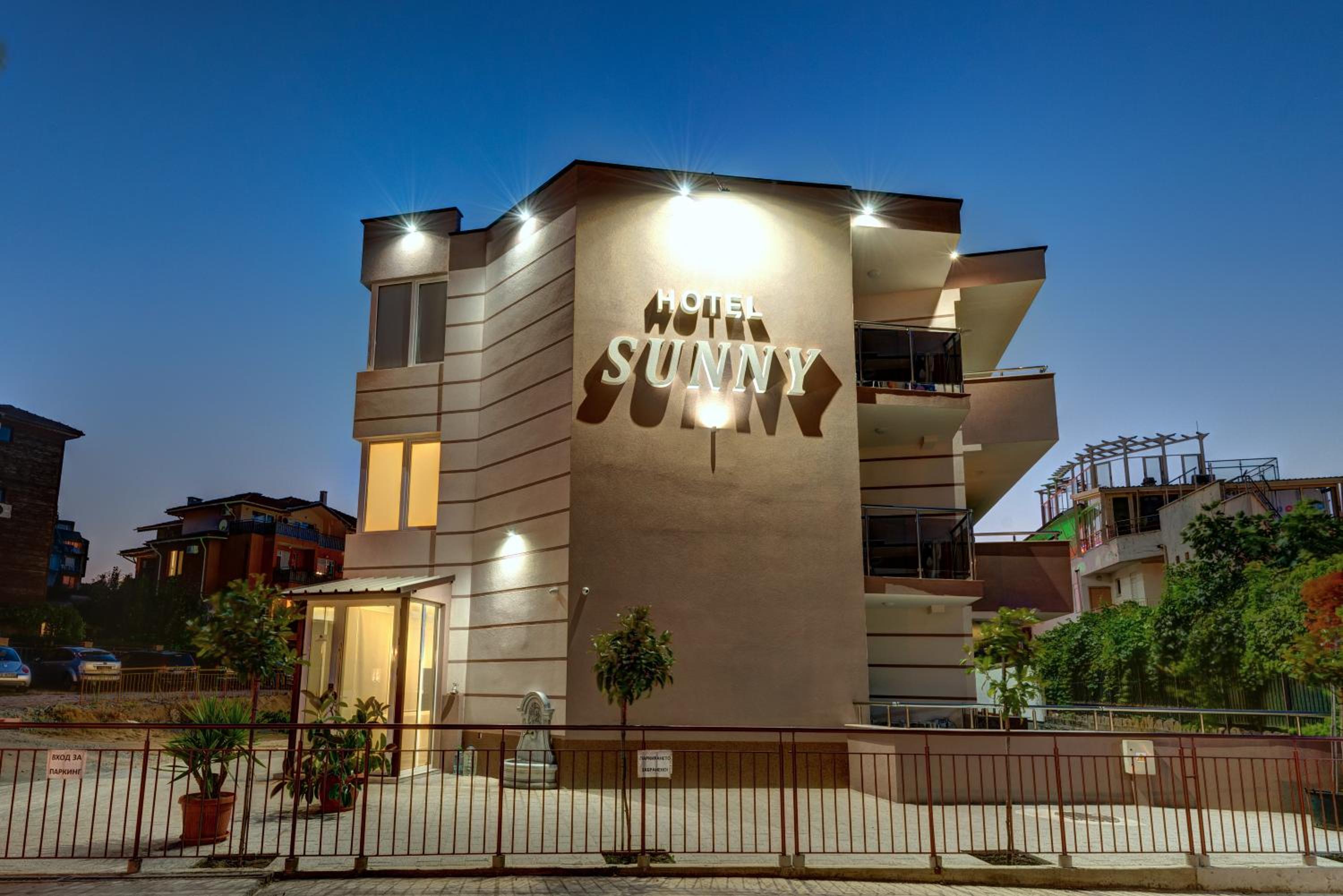 Hotel Sunny. 3/55