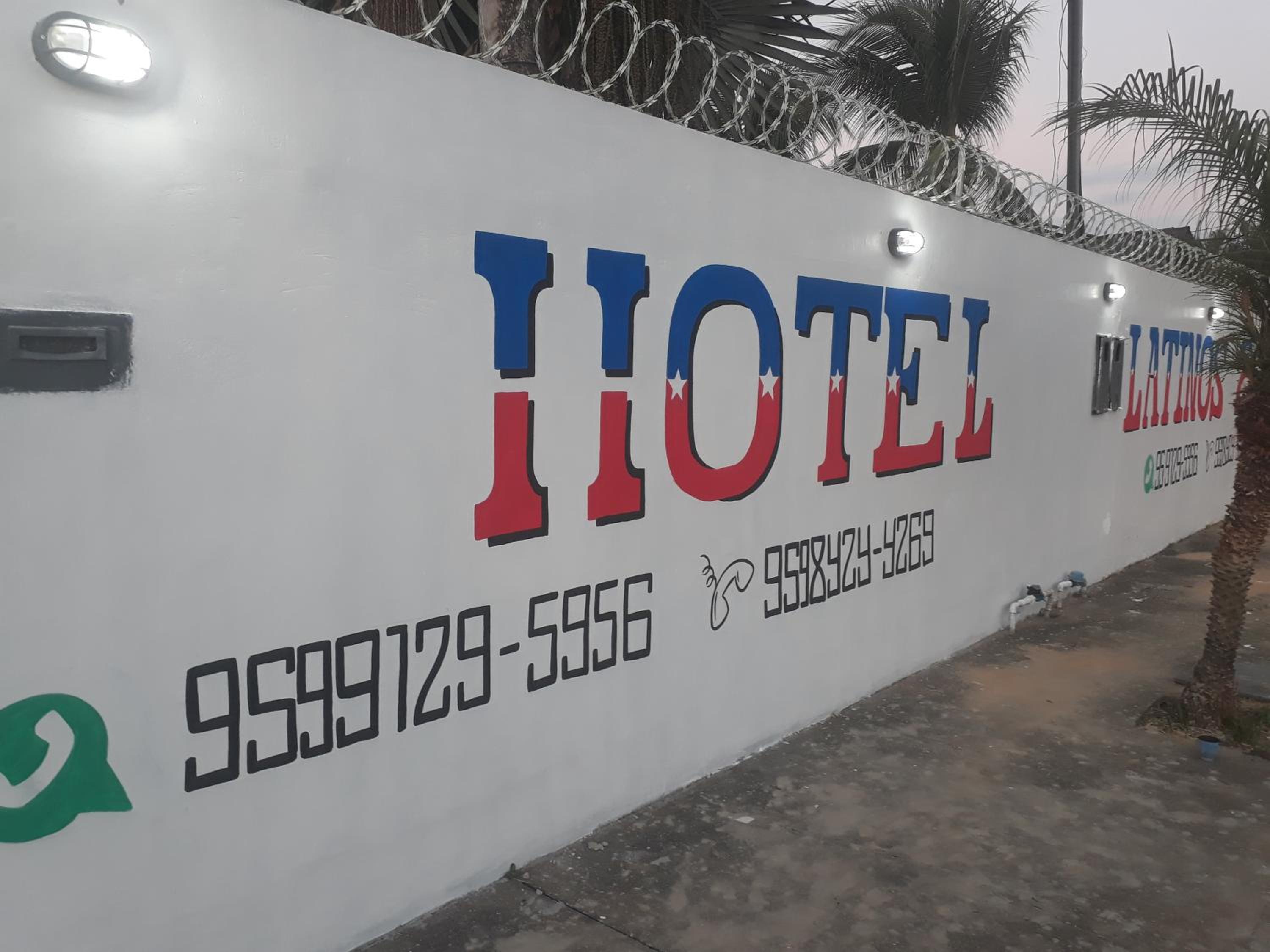 HOTEL LATINOS 2 4/50