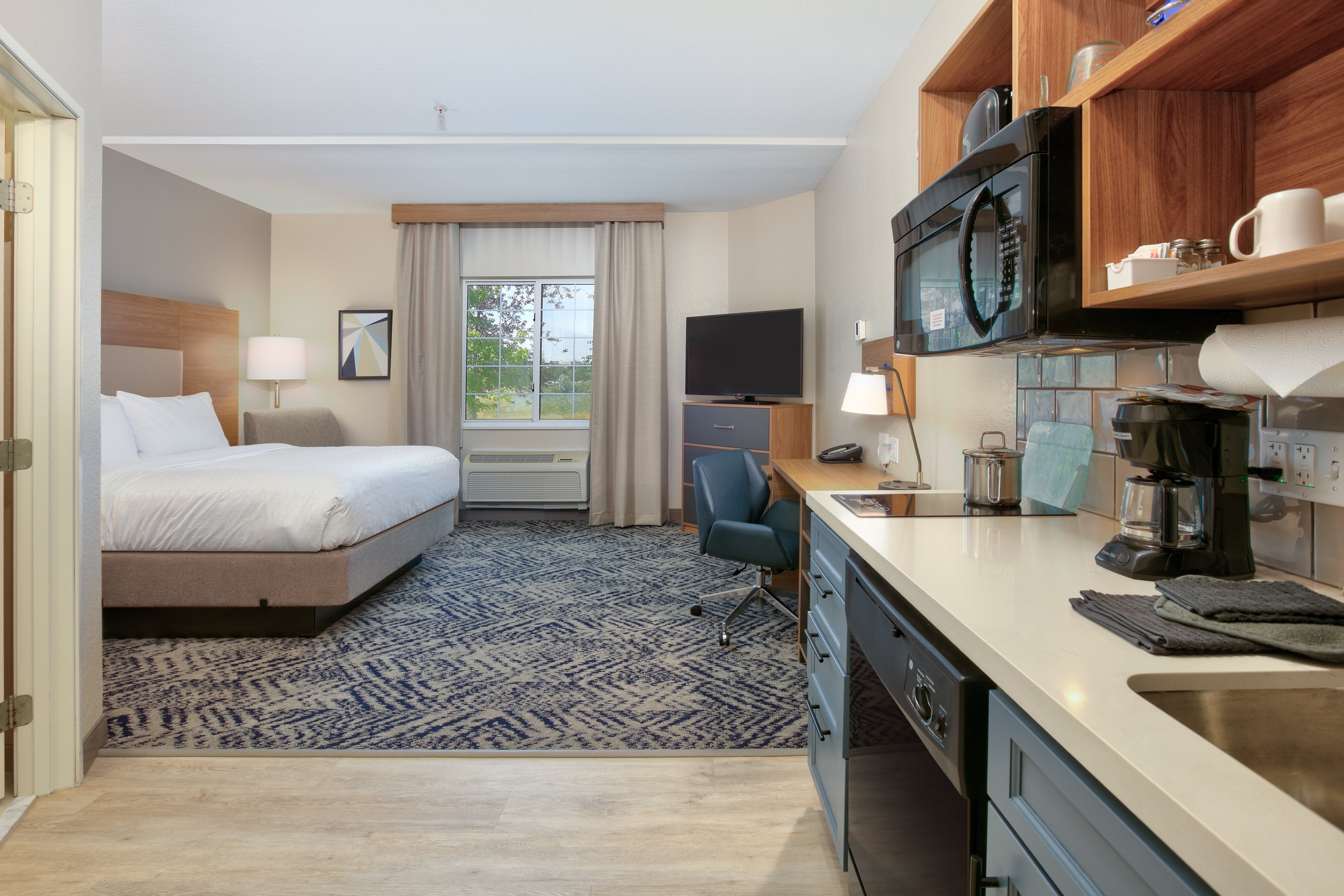 جناح استوديو بسرير كوين، Candlewood Suites Idaho Falls 4/6