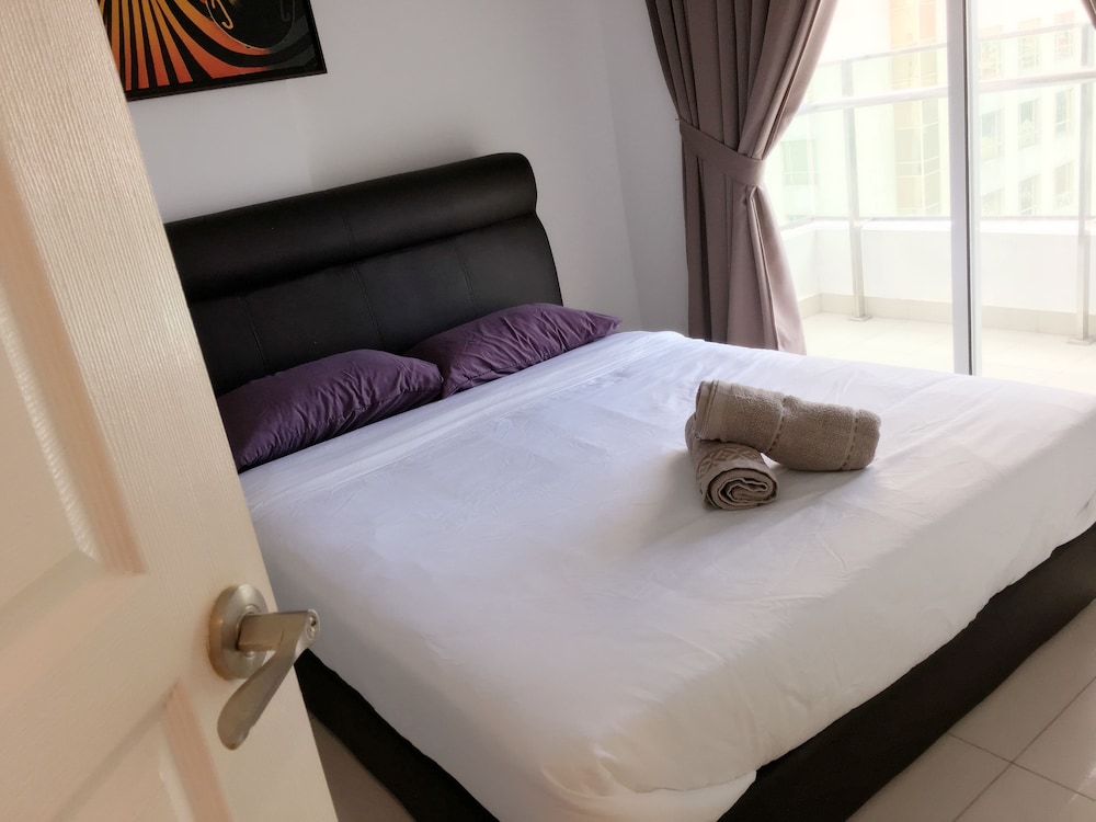 Merlene Suites at Mansion One 11/50