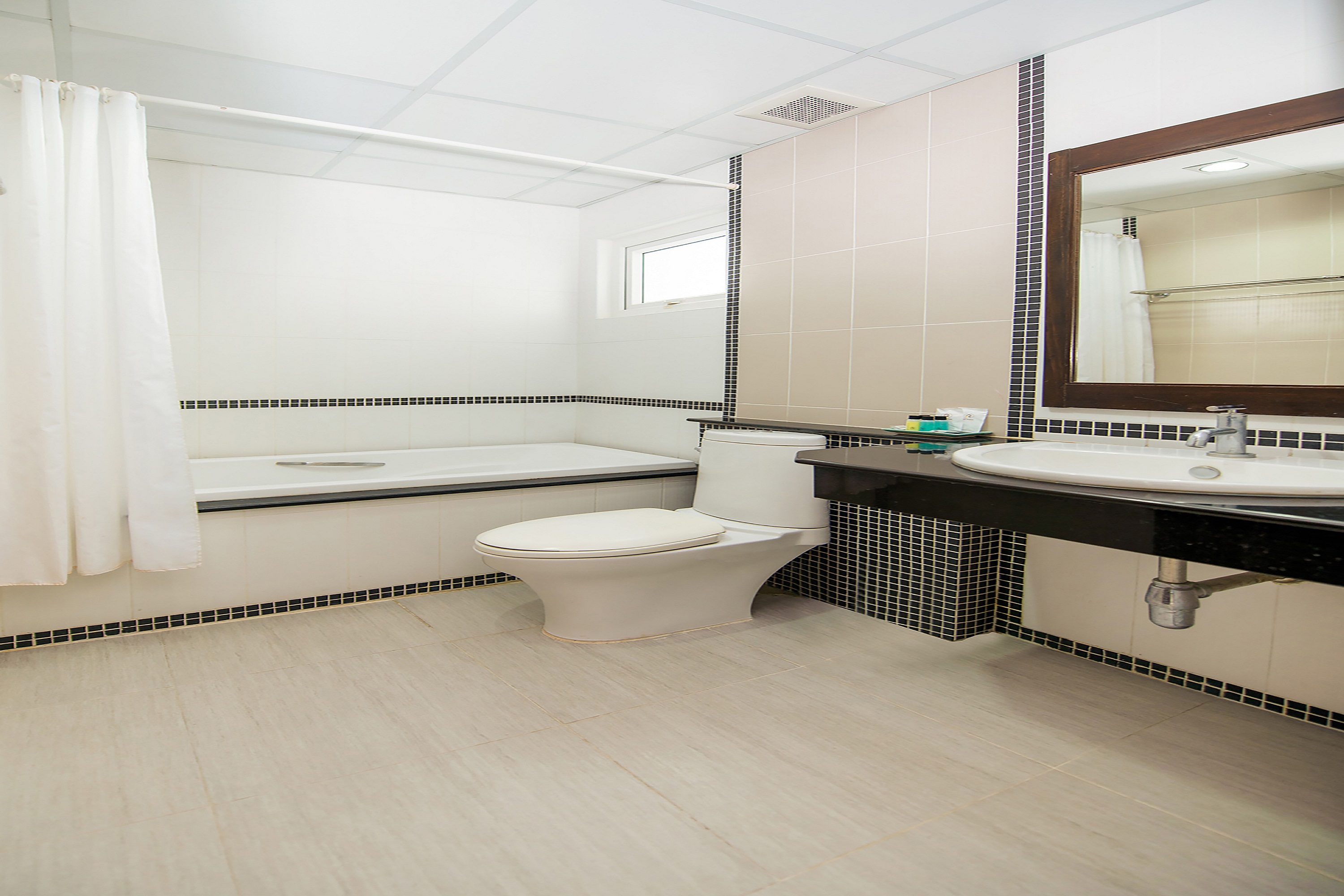 OYO 241 Ratana Hotel Sakdidet 25/25