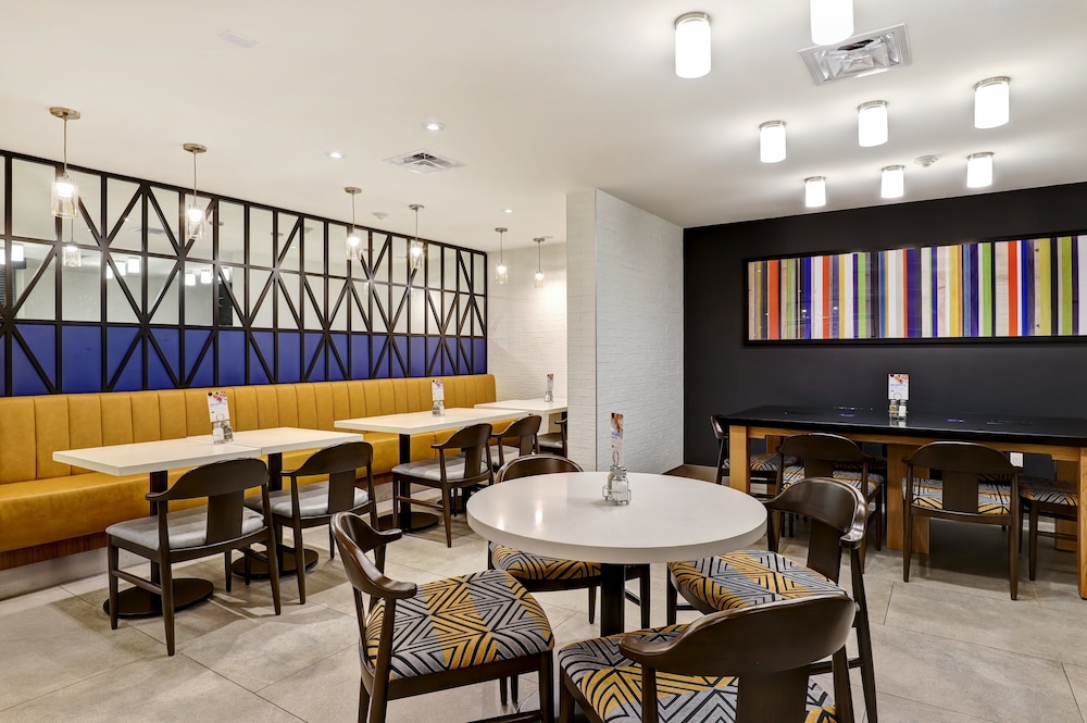 Holiday Inn Express Whitby Oshawa An Ihg Hotel 60/78