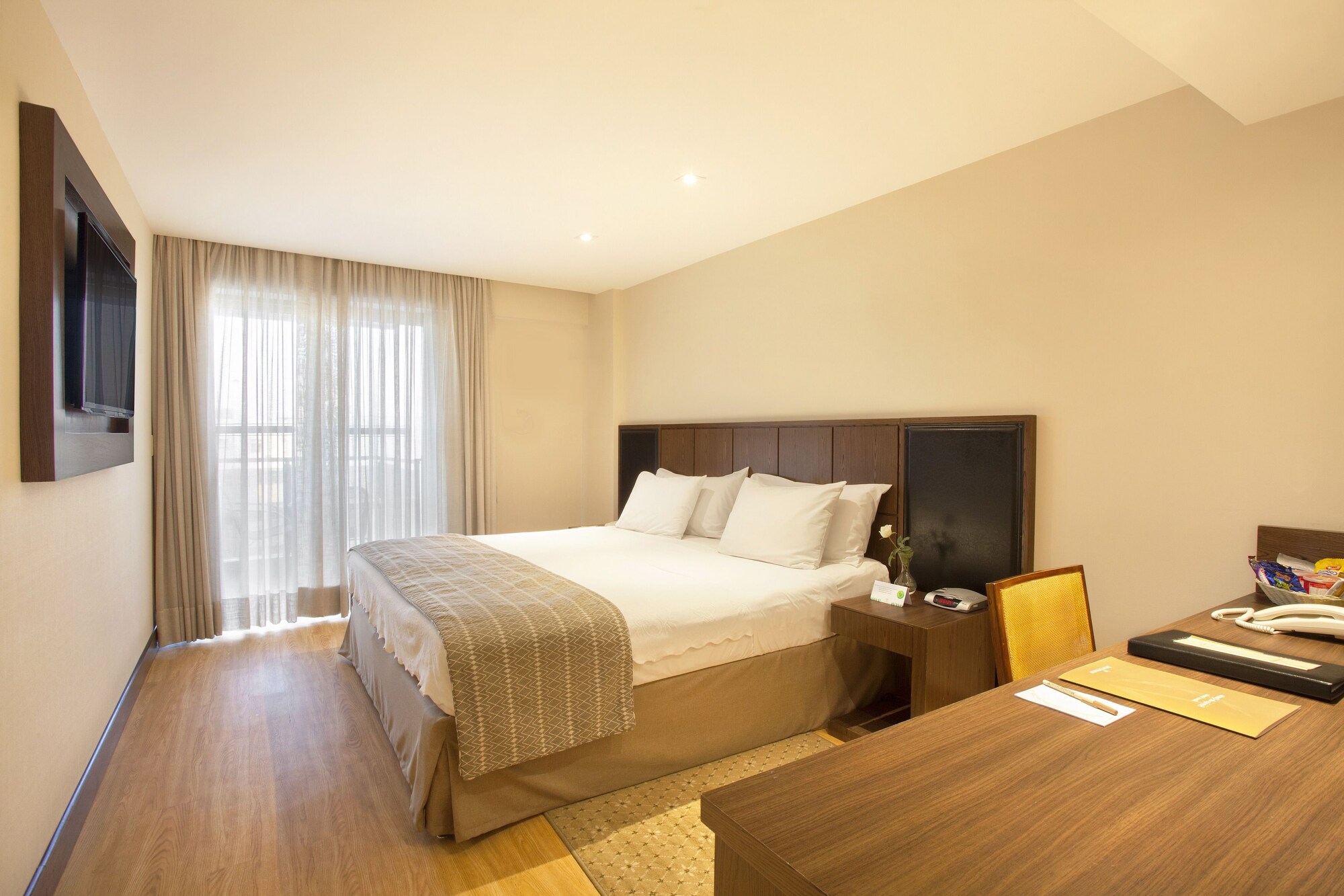 SUPERIOR, DOUBLE BED