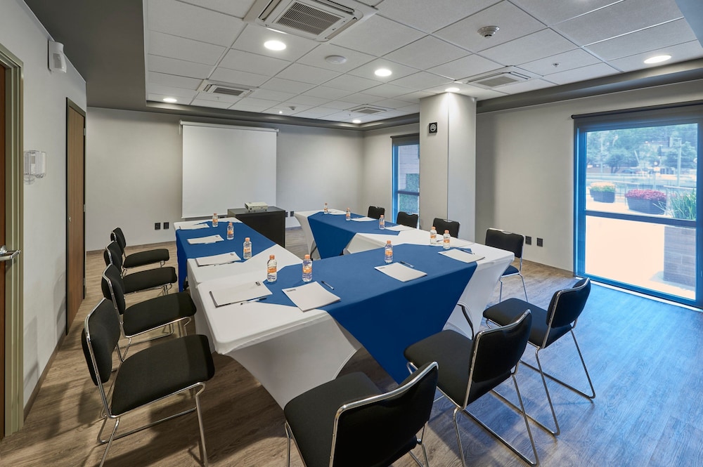 City Express Plus by Marriott Cali Colombia 60/66