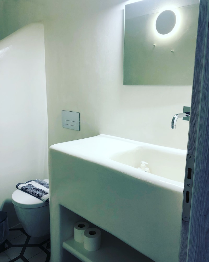 Studios Taki's Place 58/60
