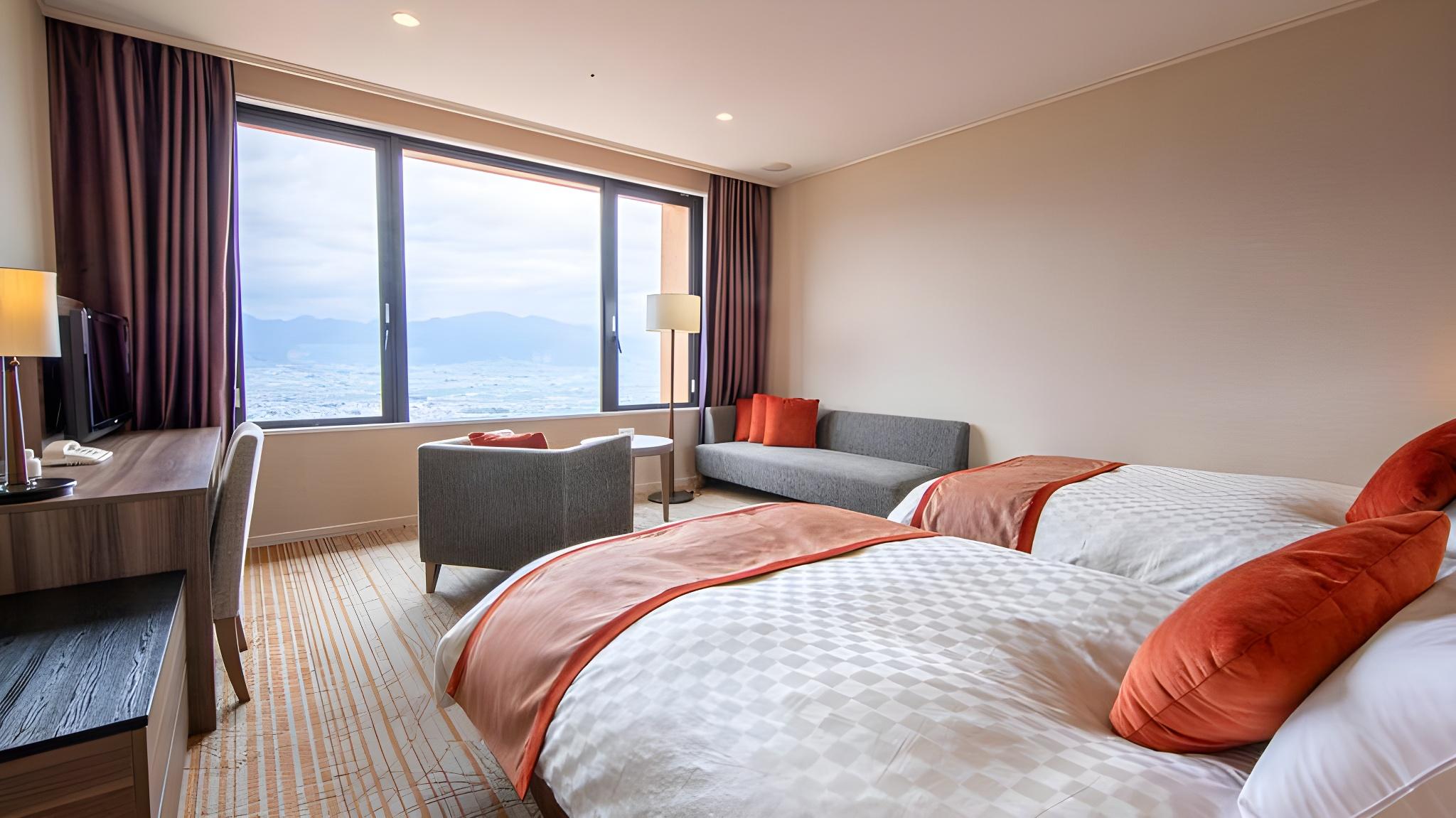 Standard, Twin Beds, Scenic View