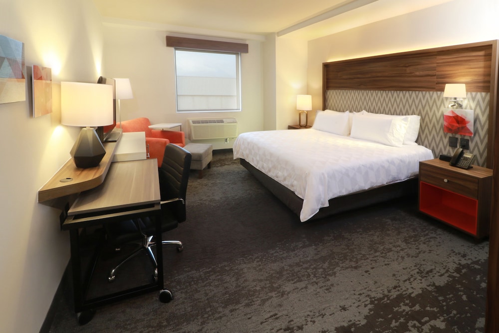 Holiday Inn And Suites Monterrey Apodaca Zona Airport 21/77