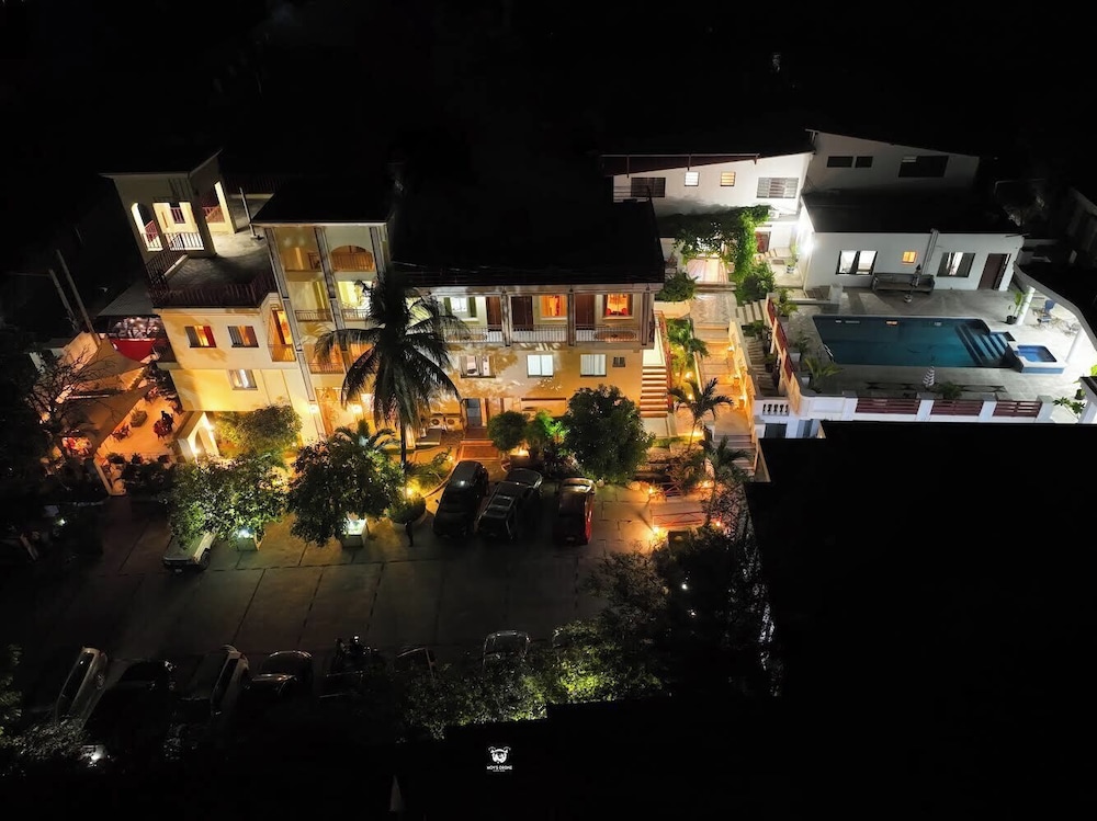 Sams Hotel 1/11
