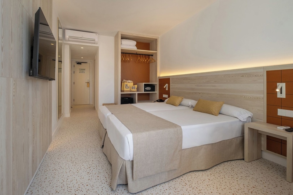 Room, Twin Beds, Sea View, Balcony, Cala Ferrera Hotel 10/10