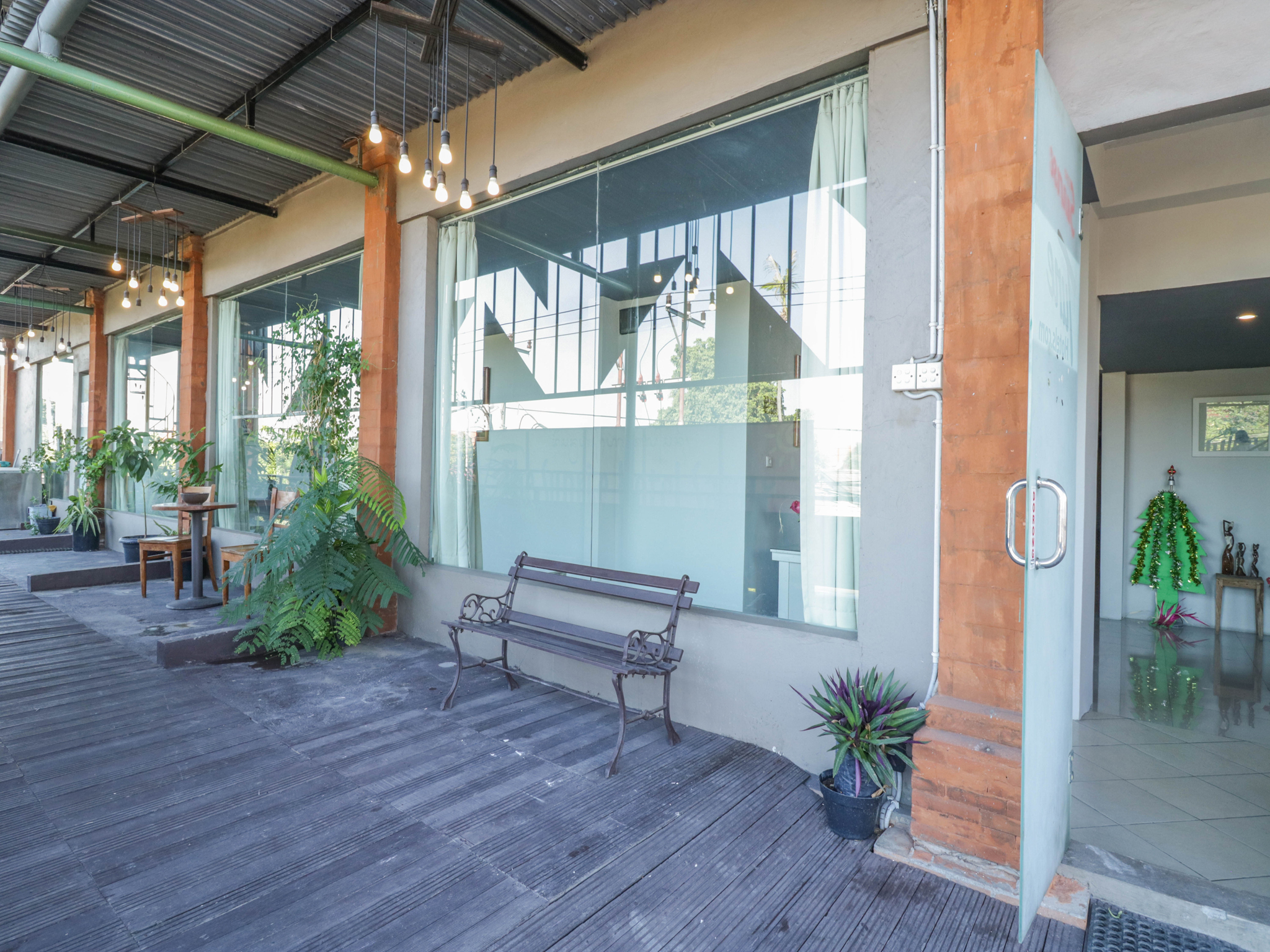 Oyo Flagship 2253 The Sunrise Sanur (Ex. Oyo 2253 The Sunrise Sanur) 4/56