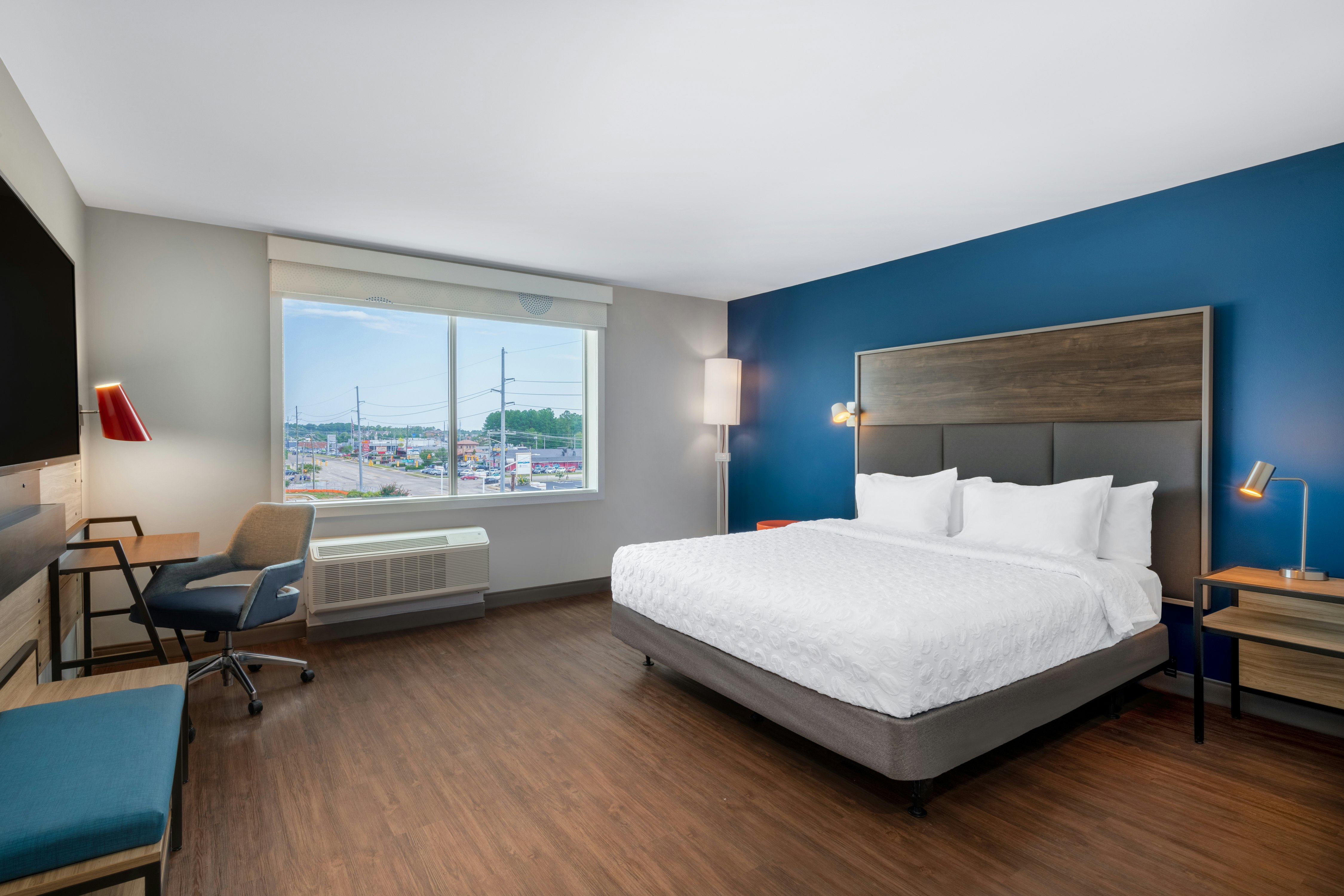 ROOM, KING BED, ACCESSIBLE