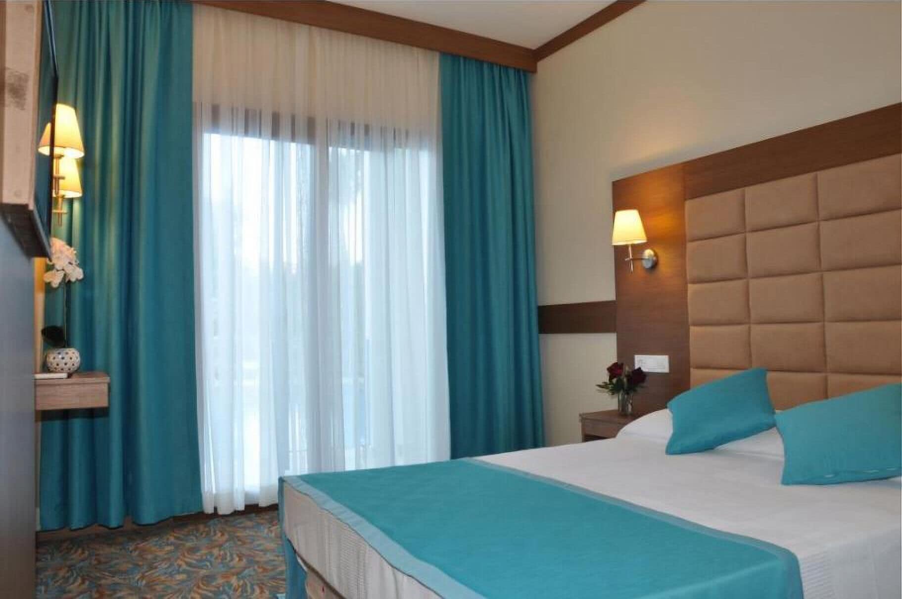 Standard, Double Bed, Pool Access