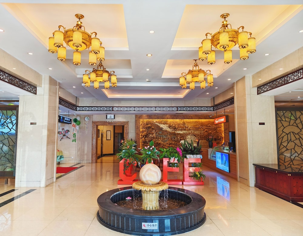 Communication International Hotel 5/34