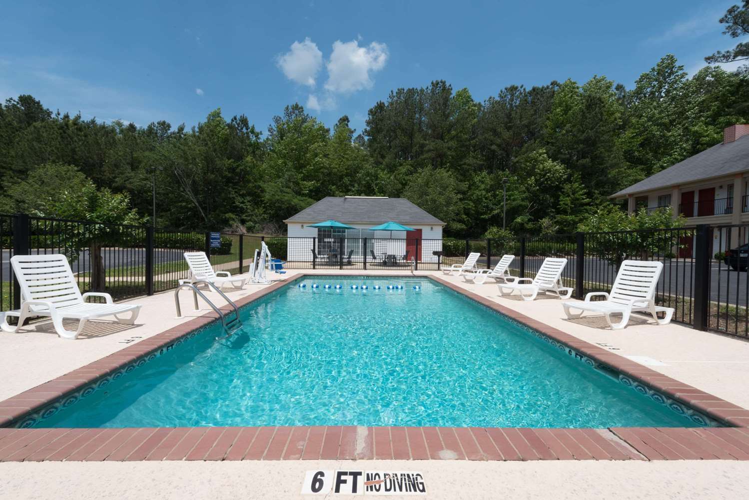 Super 8 By Wyndham Alexander City 26/29