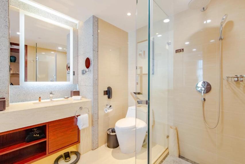 Binhai Jinling International Hotel 56/62