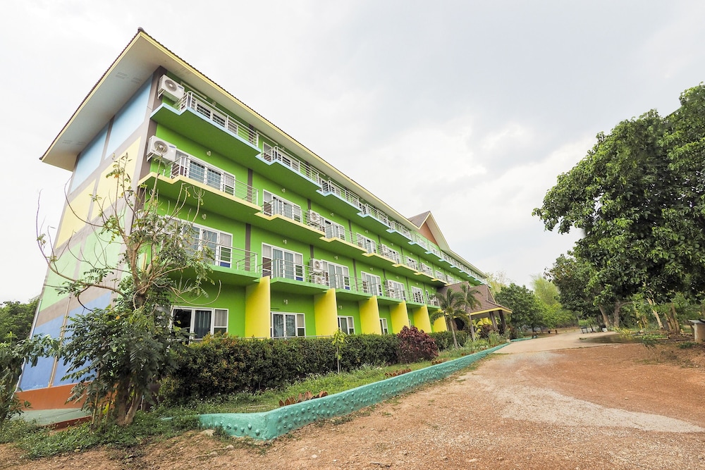 Saensukkho Hotel & Resort 6/65