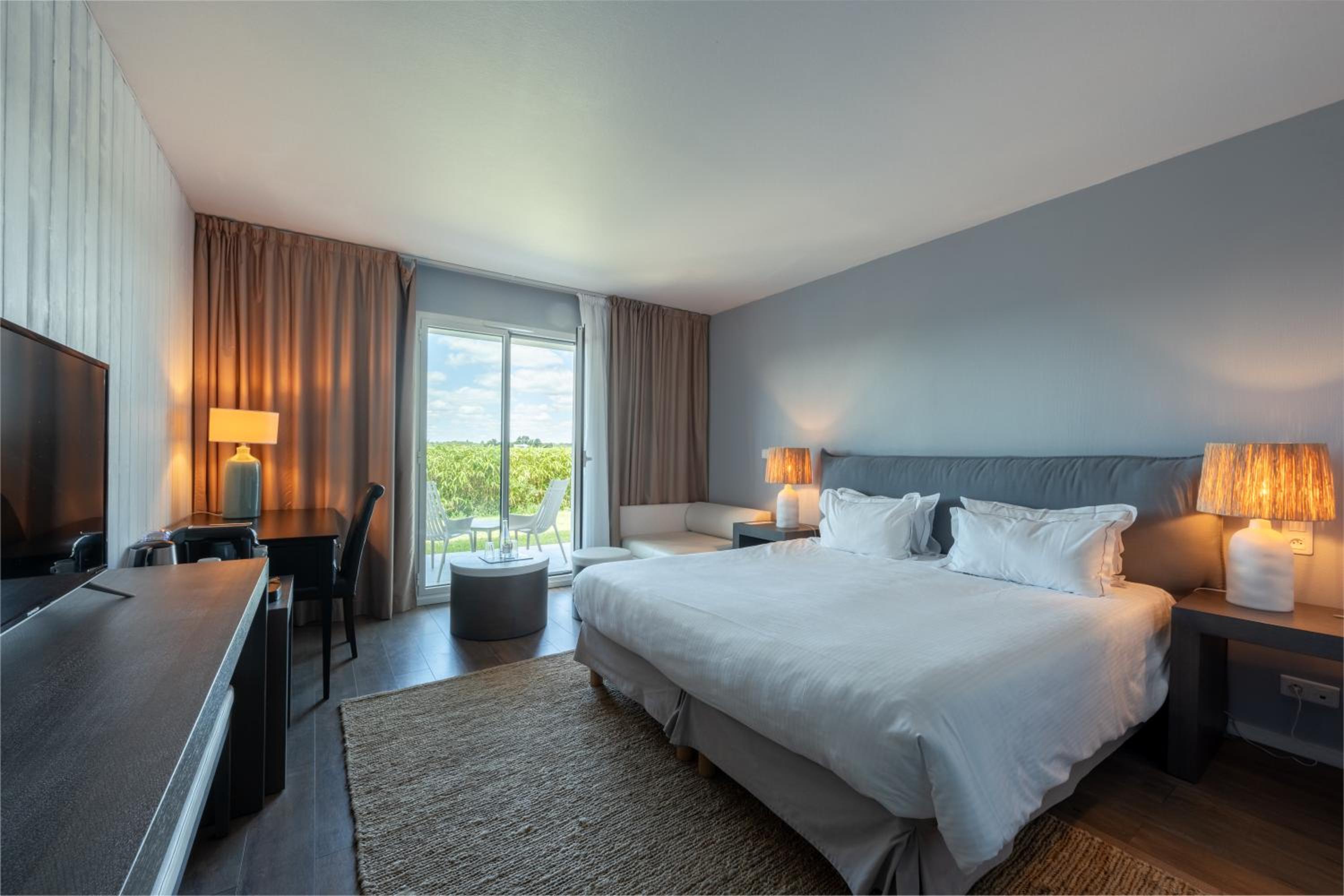 Premium, Double Bed, Water Courtyard Side View