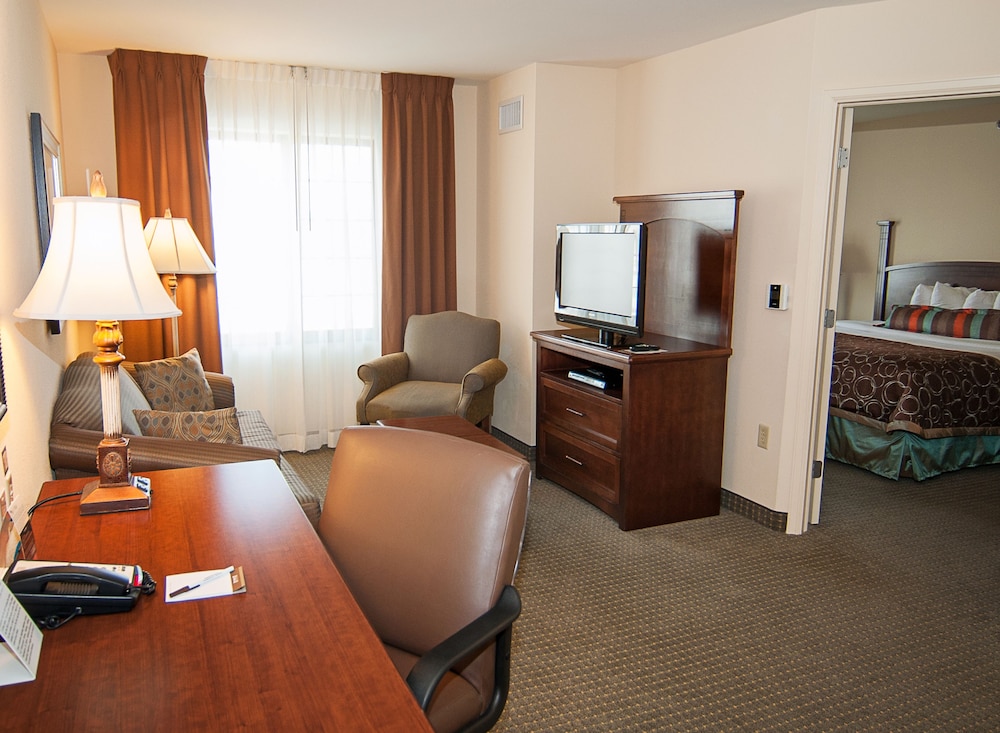 Staybridge Suites Wichita 37/79