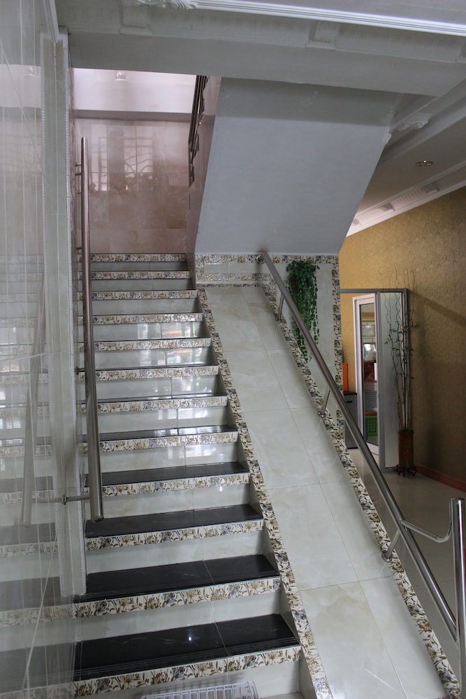 Rene Hotel 5/41