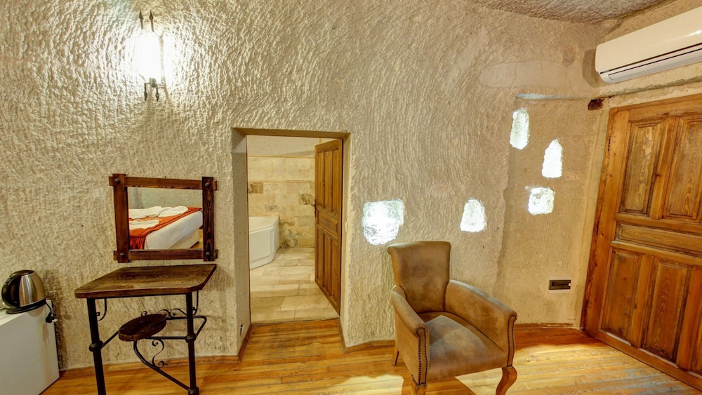 Dervish Cave House 18/50