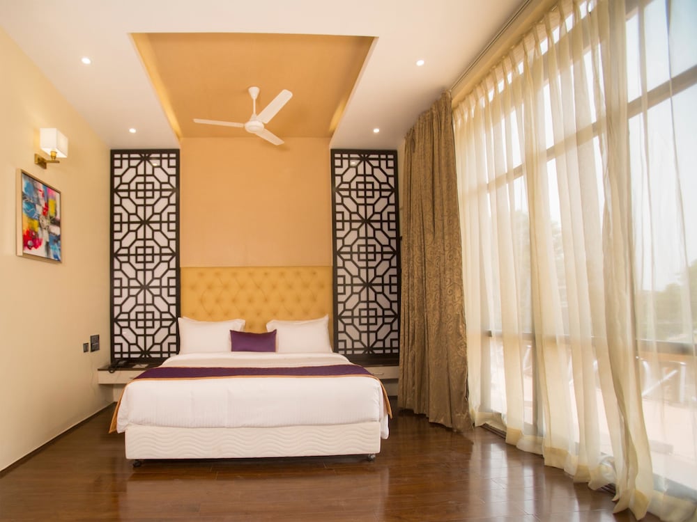 St Parklane Airport Hotel Chennai 11/27