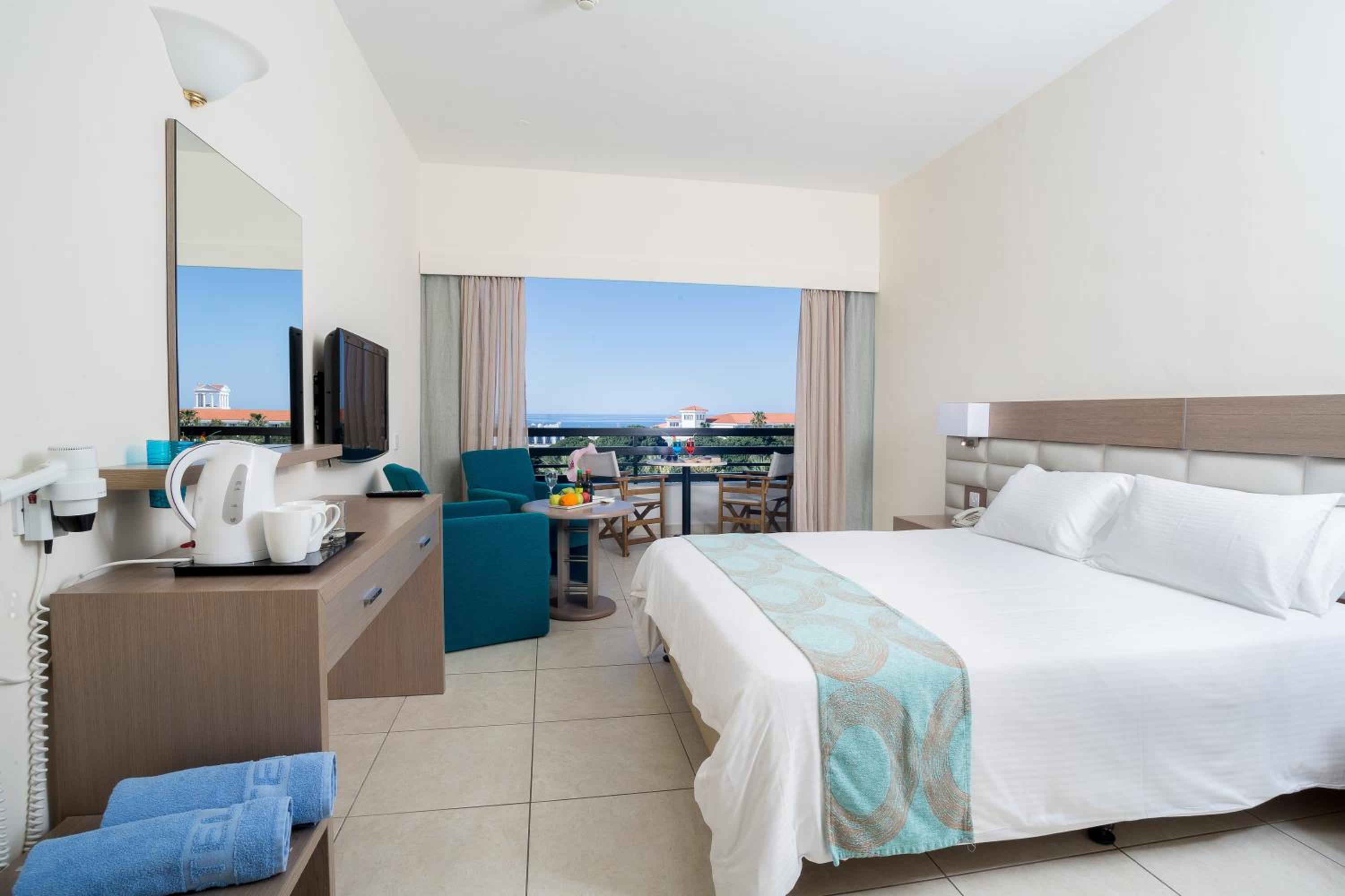 Room, Double or Twin Bed, Inland View