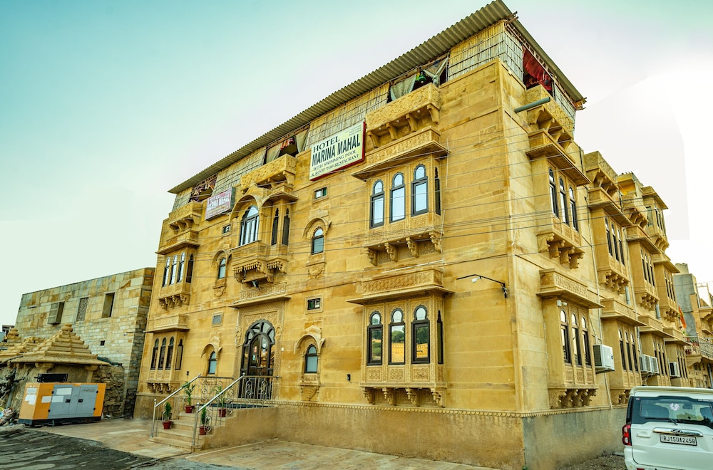 Hotel Marina Mahal 5/50