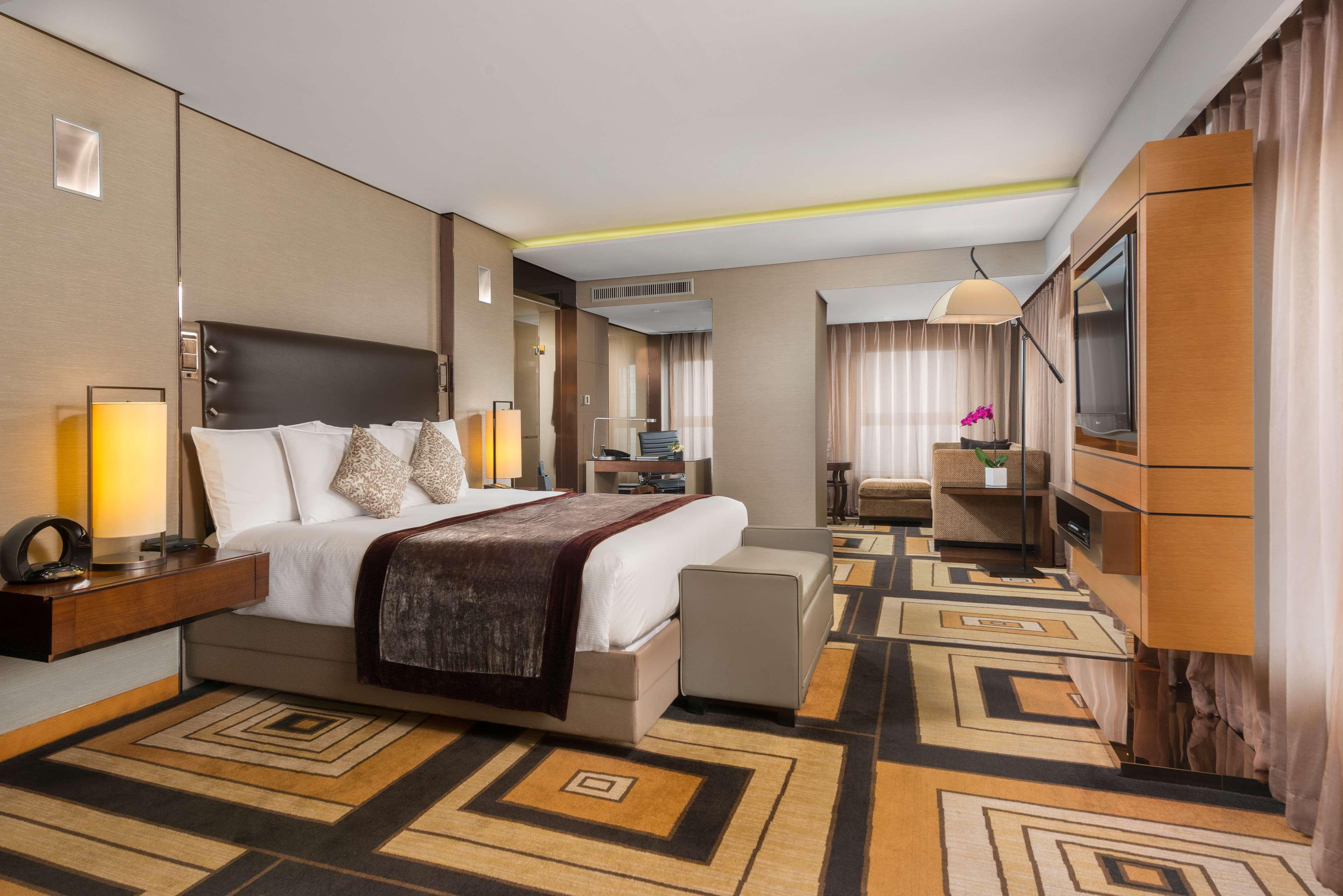 Suite, King Bed