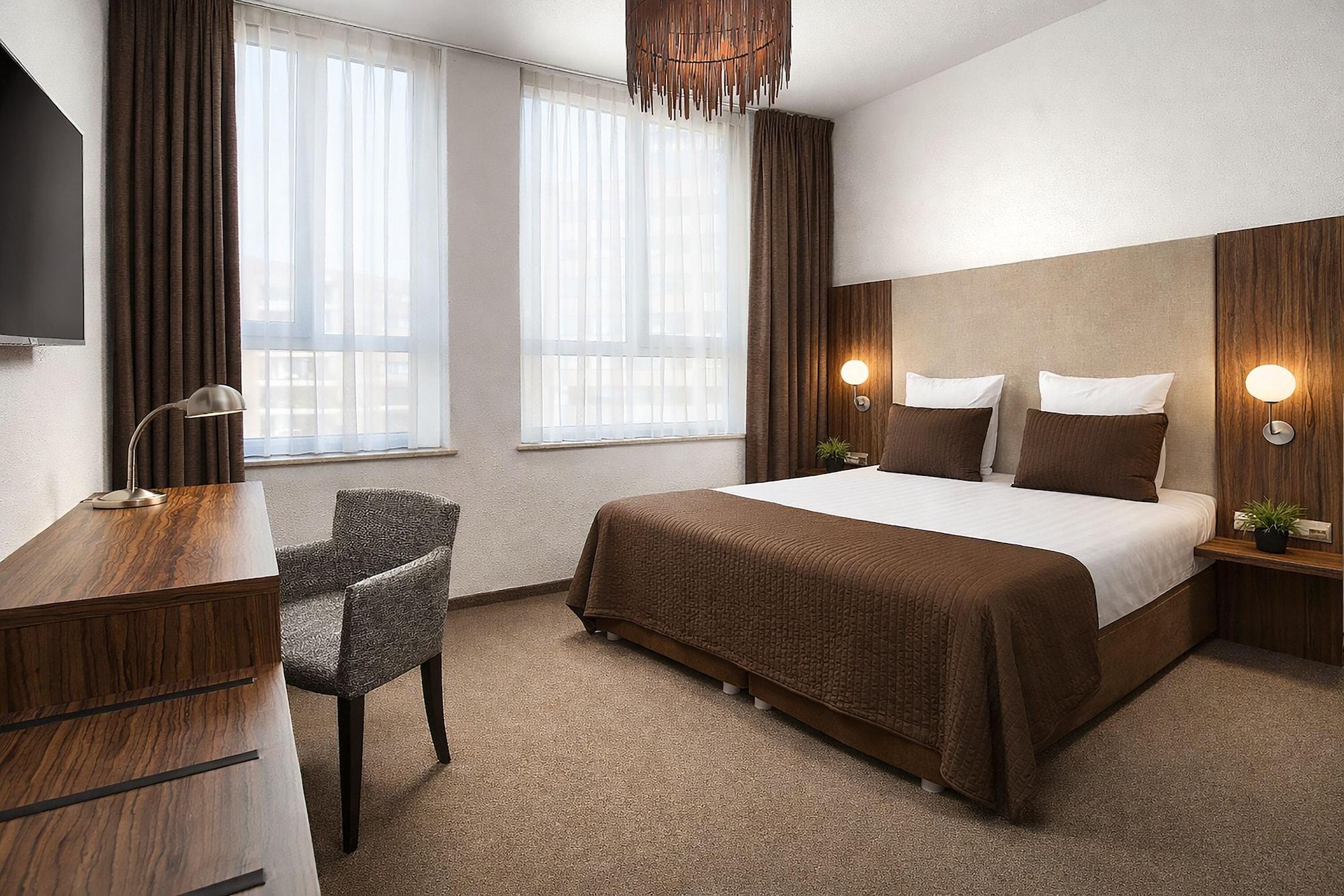 City, Double or Twin Bed