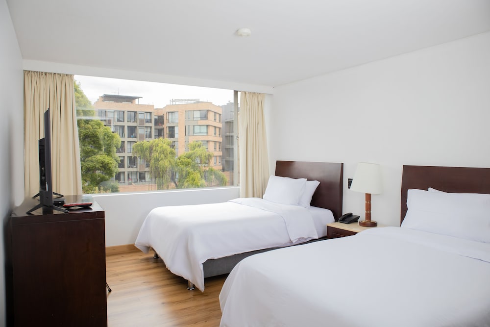 STUDIO, SUITE, TWIN BEDS