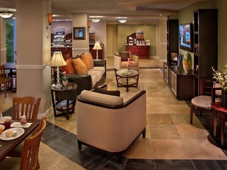 Holiday Inn Express West Palm Beach Metrocentre 65/74