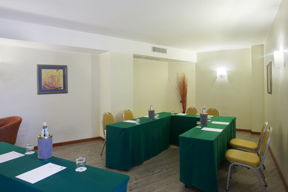 Holiday Inn Cagliari 40/41