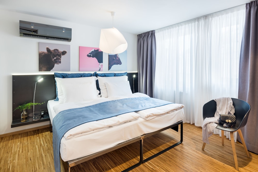 Mooo Living 7/69