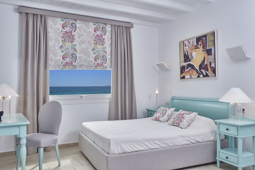 FAMILY SUITE, PLUS, 2 KING BEDS, SOFA