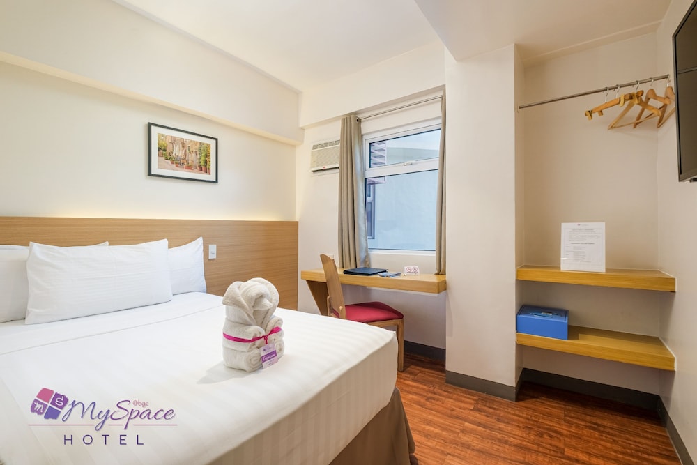 Myspace Hotel At Bgc 24/70