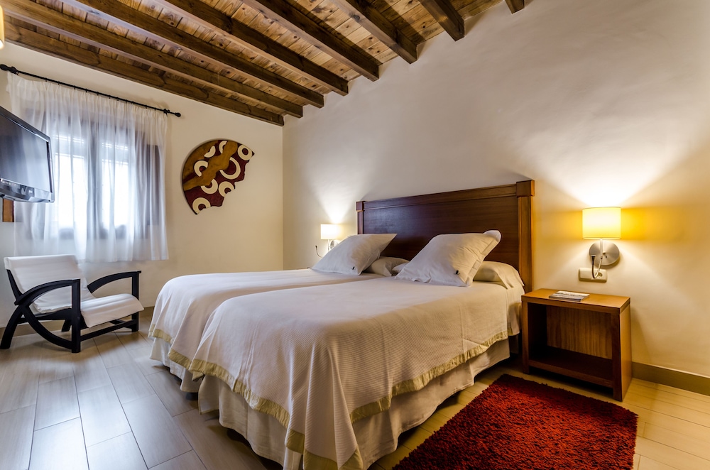 Hotel Yit Abentofail 9/50