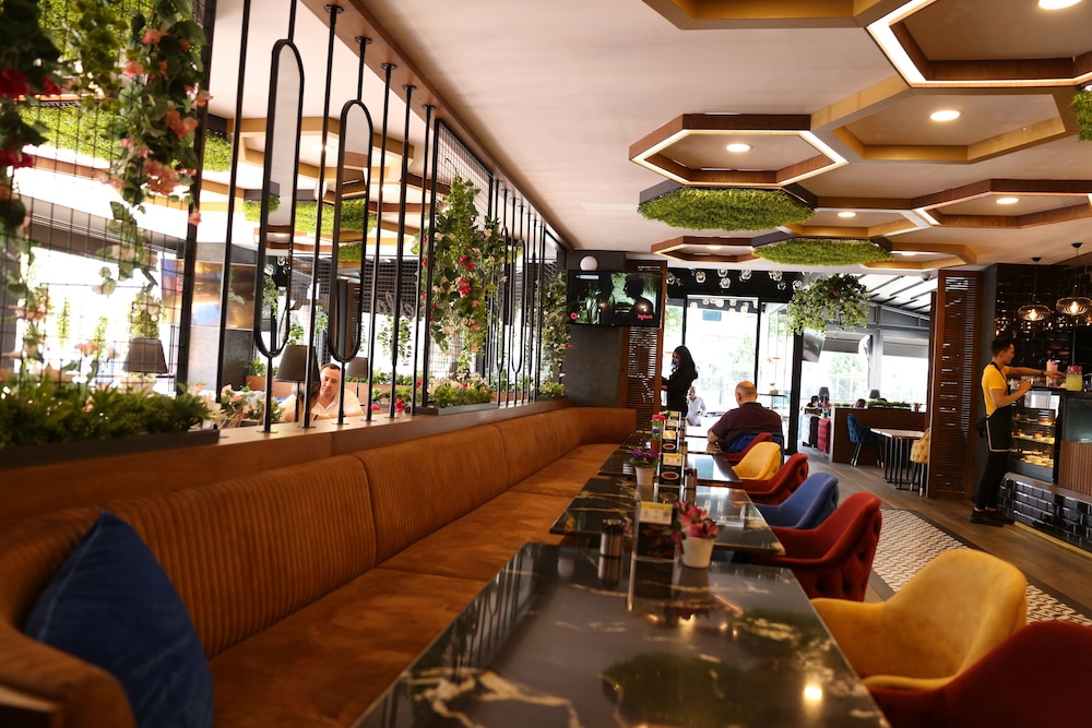 Rhiss Hotels Maltepe 32/50