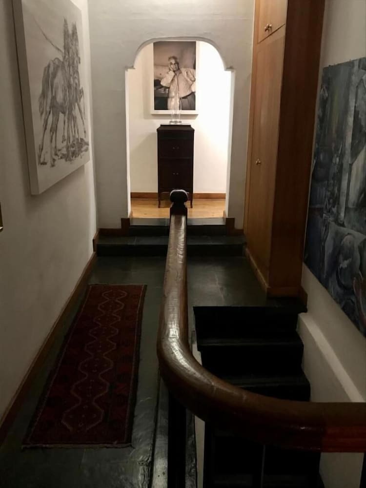 Sandton Farmhouse Executive B&B 29/38
