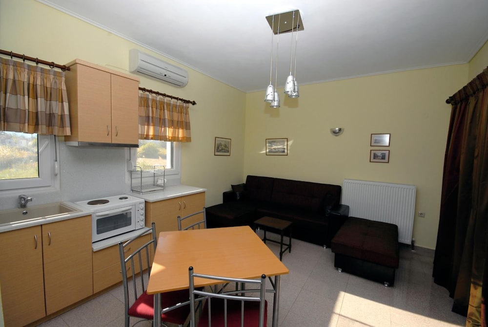 Ariadnes Holiday Accommodation I 30/50