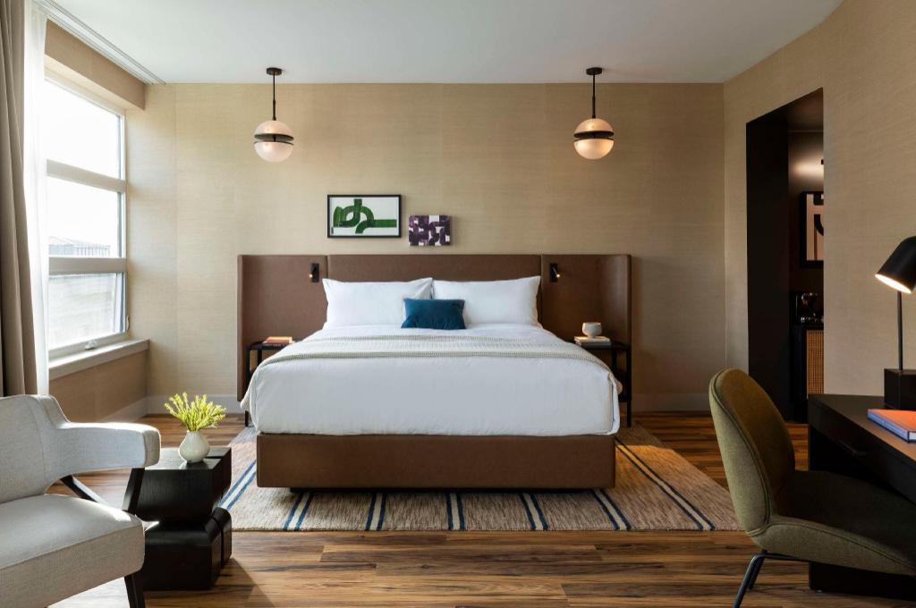 Broadway, Suite, Kissel Uptown Oakland, in the Unbound Collection by Hyatt 2/7