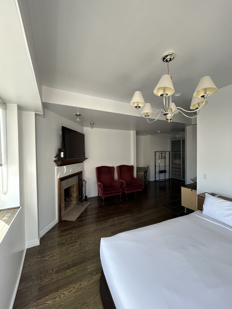 Penthouse Suite, King Bed, City View
