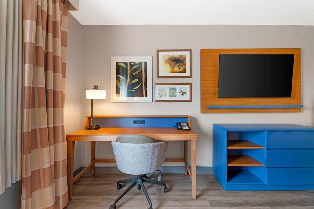 Country Inn Suites By Radisson West Bend Wi 48/58